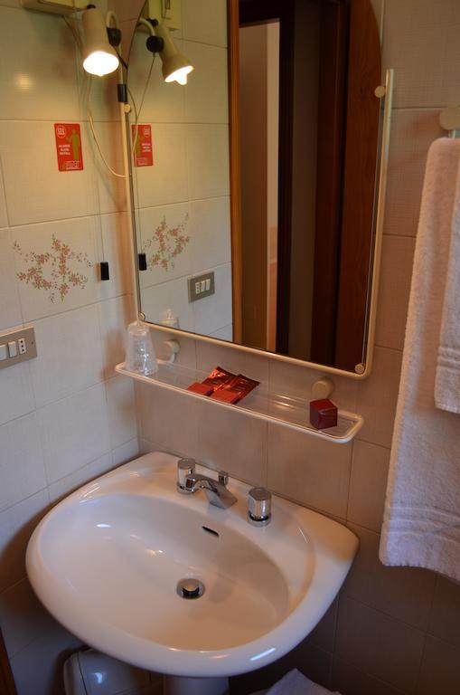 Hotel Pilotto Peschiera del Garda Eksteriør billede