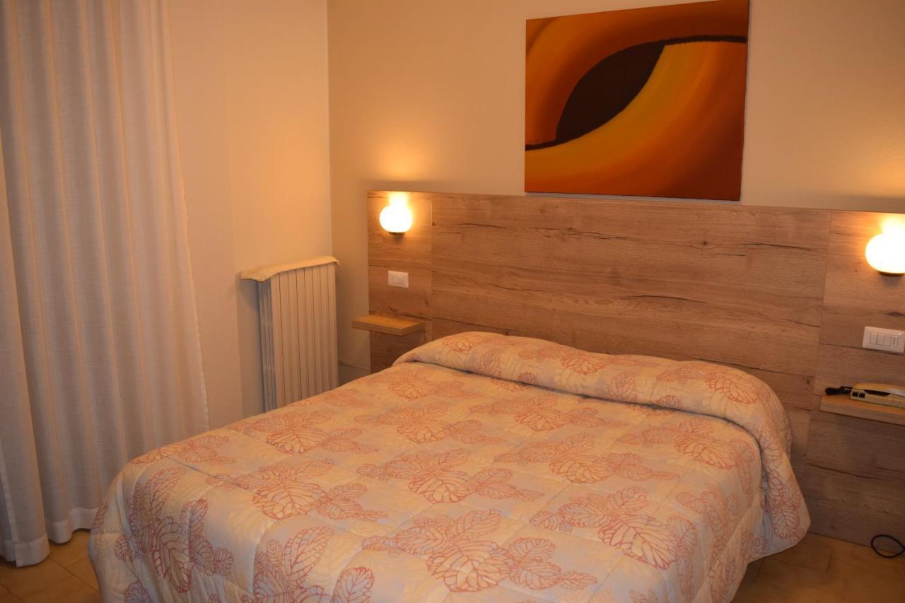 Hotel Pilotto Peschiera del Garda Eksteriør billede