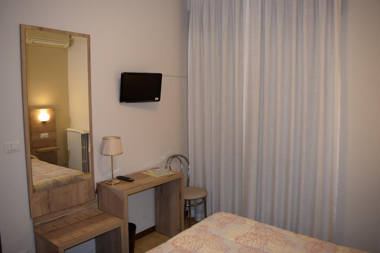 Hotel Pilotto Peschiera del Garda Eksteriør billede